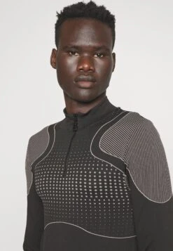 YOURTURN Jaquard Sports UnisexMaglietta A Manica LungaBlack Uomo T-shirt E Polo YO121015P-Q11 -Negozio Online Yourturn Italia 03d573d10a2741569f9bca3dde9bb1ac