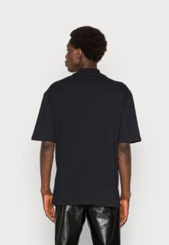 YOURTURN UnisexT-Shirt Con Stampa Black Uomo T-shirt E Polo YO12100NZ-Q11 -Negozio Online Yourturn Italia 1dec16ba161a4a96a2b68bf283b96a7d