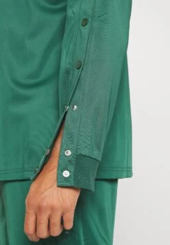 YOURTURN UnisexMaglietta A Manica LungaDark Green Uomo T-shirt E Polo YO12100RL-M11 18 YOURTURN UnisexMaglietta A Manica LungaDark Green Uomo T-shirt E Polo YO12100RL-M11 -Negozio Online Yourturn Italia 2b7642b57fcd47a080bd29ebccc98ff5