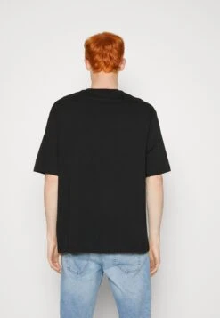 YOURTURN UnisexT-Shirt Con StampaBlack Uomo T-shirt E Polo YO121012P-Q11 -Negozio Online Yourturn Italia 2fdc5ee50a3442d08f9689b6b37be8c3