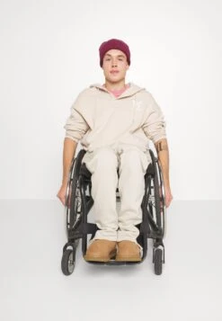 YOURTURN Pantaloni SportiviBeige Uomo Pantaloni YO122E03P-B11 16 YOURTURN Pantaloni SportiviBeige Uomo Pantaloni YO122E03P-B11 -Negozio Online Yourturn Italia 30a4bc65601f4a879bbe26118d38de02