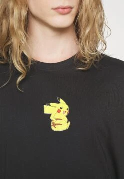 YOURTURN Pokemon Pikachu Unisex - T-Shirt Con Stampa - Black 13 YOURTURN Pokemon Pikachu Unisex - T-Shirt Con Stampa - Black -Negozio Online Yourturn Italia 328c4b1f52df4297840bafddc7f1c24a