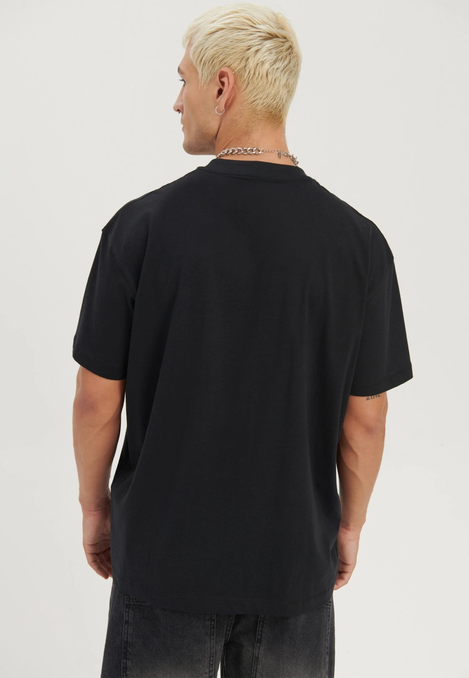 YOURTURN Unisex - T-Shirt Con Stampa - Black 5 YOURTURN Unisex - T-Shirt Con Stampa - Black - immagine 3