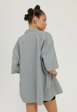 YOURTURN Unisex - Camicia - Grey -Negozio Online Yourturn Italia 384df543068e4bb9a671434c0047e63b