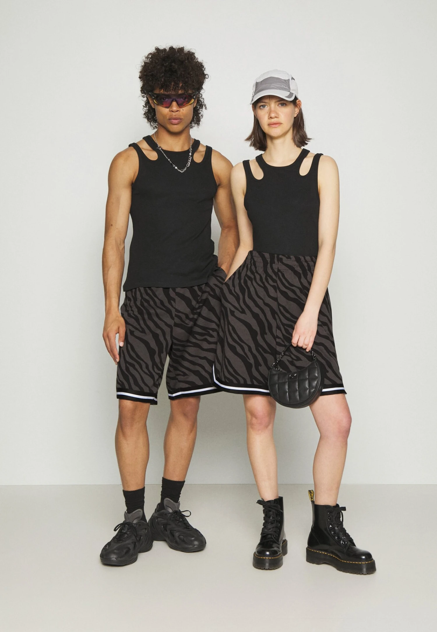 YOURTURN Unisex - Shorts - Dark Grey 4 YOURTURN Unisex - Shorts - Dark Grey - immagine 2