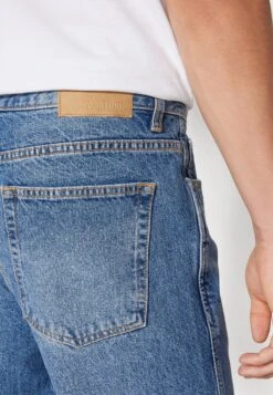 YOURTURN Slim Straight Fit Unisex Jeans A SigarettaLight Blue Denim Donna Jeans YO121014L-K11 13 YOURTURN Slim Straight Fit Unisex Jeans A SigarettaLight Blue Denim Donna Jeans YO121014L-K11 -Negozio Online Yourturn Italia 4011ae0fd3954e01ba325921404fd237