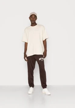 YOURTURN UnisexPantaloni SportiviDark Brown Donna Pantaloni YO12100OK-O11 8 YOURTURN UnisexPantaloni SportiviDark Brown Donna Pantaloni YO12100OK-O11 -Negozio Online Yourturn Italia 4ae72b24358448a98df03b92c83e266a