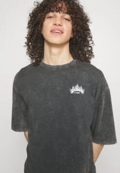 YOURTURN Skull Graphic Tee UnisexT-Shirt Con StampaMottled Black Donna T-shirt E Top YO121012M-Q11 11 YOURTURN Skull Graphic Tee UnisexT-Shirt Con StampaMottled Black Donna T-shirt E Top YO121012M-Q11 -Negozio Online Yourturn Italia 5af2e41f27104c59808e8bcc301bfbf3