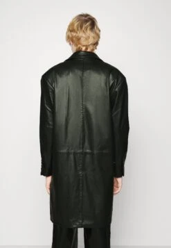 Phluid Project X YourturnCappotto CortoBlack Uomo Cappotti YO122T03Q-Q11 -Negozio Online Yourturn Italia 5f09224f56c04a9abcc58151cf92f7d6