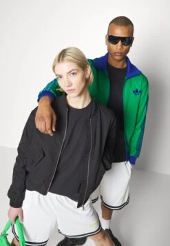 YOURTURN 3Pack UnisexT-Shirt BasicWhite/Mint/Black Donna T-shirt E Top YO12100DJ-A12 -Negozio Online Yourturn Italia 653bc11f8bea43f9b6b61d016c1de7b7