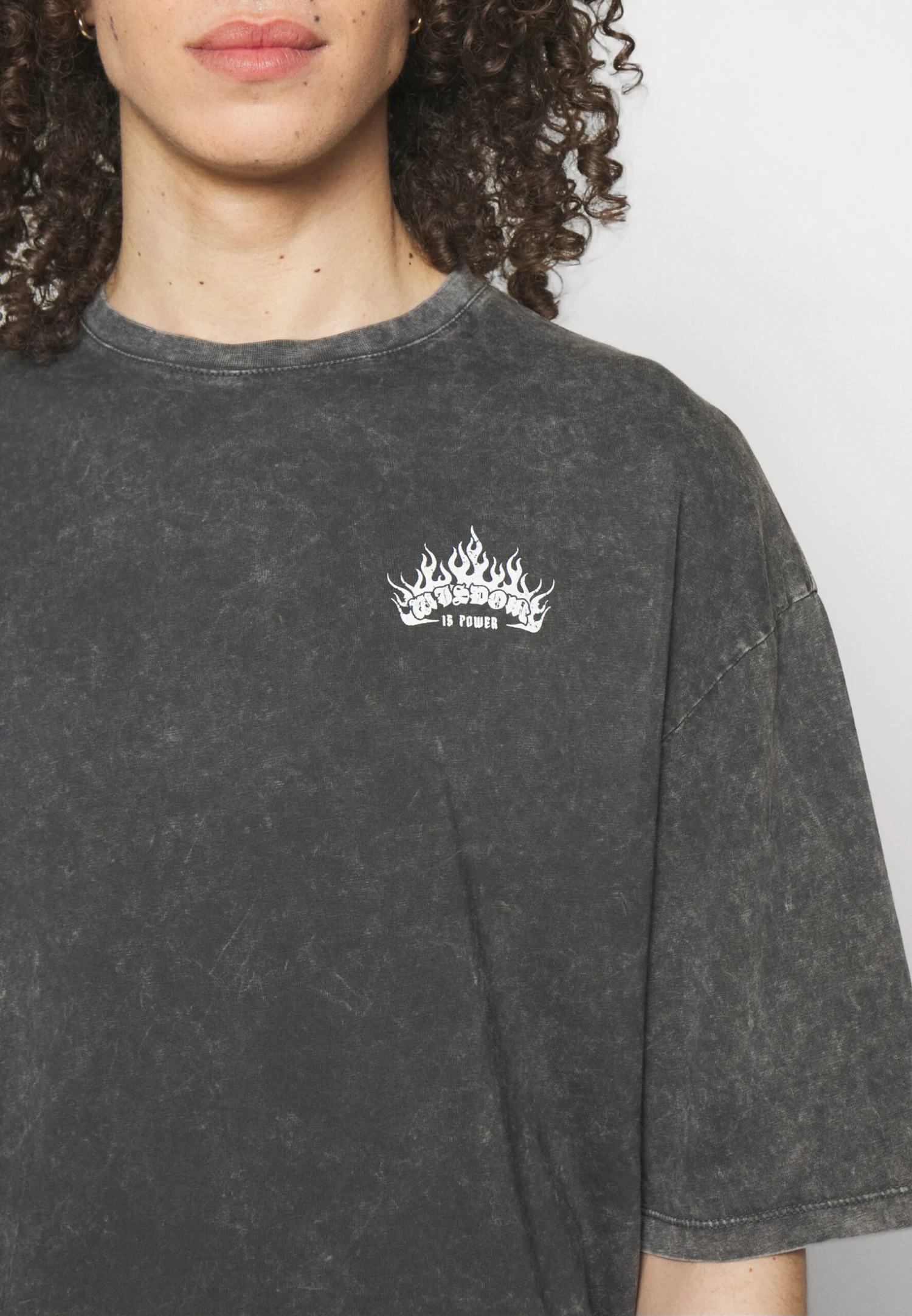 YOURTURN Skull Graphic Tee UnisexT-Shirt Con StampaMottled Black Donna T-shirt E Top YO121012M-Q11 8 YOURTURN Skull Graphic Tee UnisexT-Shirt Con StampaMottled Black Donna T-shirt E Top YO121012M-Q11 - immagine 6