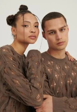 YOURTURN UnisexMaglioneOlive Donna Maglieria YO121012K-N11 -Negozio Online Yourturn Italia 71148af35015423bb40e40503d3171b6