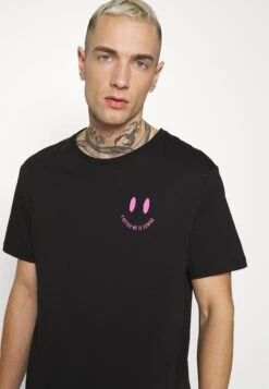 YOURTURN T-Shirt Con StampaBlack Uomo T-shirt E Polo YO121002E-Q11 -Negozio Online Yourturn Italia 7983d1cfa9ce4113afa566775742d6f8