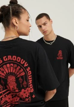 YOURTURN UnisexT-Shirt Con StampaBlack Uomo T-shirt E Polo YO121017D-Q11 -Negozio Online Yourturn Italia 7bfcaa2250b941e9a8e79833a96bb1da