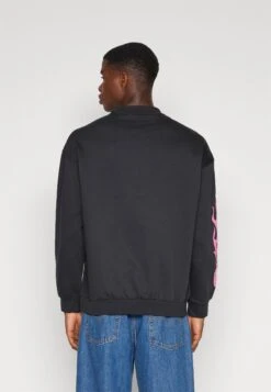 YOURTURN Burn Crew UnisexFelpaBlack Donna Felpe YO121013Z-Q11 -Negozio Online Yourturn Italia 820756c071ce45b28cbfbead49be6365