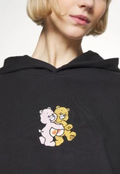 YOURTURN Care Bears UnisexFelpa Con CappuccioBlack Uomo Maglieria E Felpe YO12100WS-Q11 15 YOURTURN Care Bears UnisexFelpa Con CappuccioBlack Uomo Maglieria E Felpe YO12100WS-Q11 -Negozio Online Yourturn Italia 85a6a7e19e37411a92be79c8580719d2