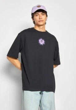 YOURTURN UnisexT-Shirt Con StampaBlack Donna T-shirt E Top YO12100UC-Q11 -Negozio Online Yourturn Italia 8e4f8c83c2574edaa69d0e634631b7b7