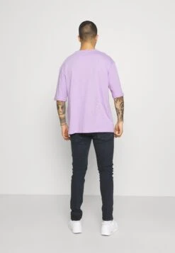 YOURTURN Oversize UnisexT-Shirt Con StampaLilac Uomo T-shirt E Polo YO12100FM-I11 -Negozio Online Yourturn Italia 8ec975aef6c94980bcd4a9b79f626069
