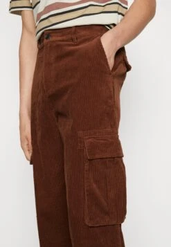 YOURTURN Corduroy Unisex - Pantaloni Cargo - Dark Brown 11 YOURTURN Corduroy Unisex - Pantaloni Cargo - Dark Brown -Negozio Online Yourturn Italia 90e0f6769eeb4461833d00811eab3b76