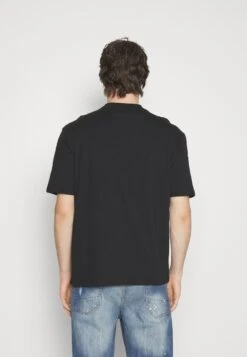 YOURTURN Fallen SchoolziT-Shirt Con StampaBlack Donna T-shirt E Top YO121010K-Q11 9 YOURTURN Fallen SchoolziT-Shirt Con StampaBlack Donna T-shirt E Top YO121010K-Q11 -Negozio Online Yourturn Italia 92ad55668a4147798c7b544728548f53