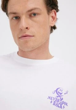 YOURTURN UnisexT-Shirt Con StampaWhite Donna T-shirt E Top YO121015N-A11 -Negozio Online Yourturn Italia 9394b59abb854cb78b8f4326efb0bea8