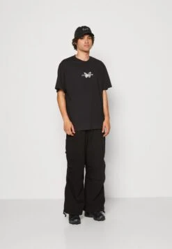 YOURTURN UnisexT-Shirt Con StampaBlack Donna T-shirt E Top YO12100WK-Q11 -Negozio Online Yourturn Italia a0171a628e844fcba97c8be56b723f29