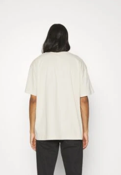 YOURTURN UnisexT-Shirt Con StampaBeige Donna T-shirt E Top YO121012S-B11 10 YOURTURN UnisexT-Shirt Con StampaBeige Donna T-shirt E Top YO121012S-B11 -Negozio Online Yourturn Italia a04e8f323c644dc882c115a8951904fb