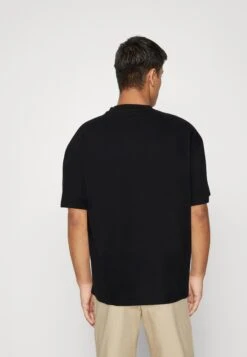 YOURTURN UnisexT-Shirt Con StampaBlack Donna T-shirt E Top YO12100YN-Q11 -Negozio Online Yourturn Italia a33bb55db6fb475199d0bec8660ceed0