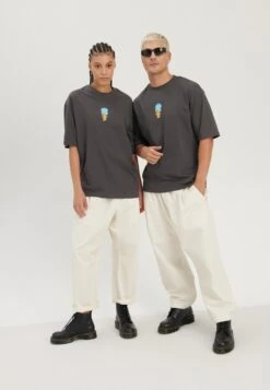 YOURTURN T-Shirt Con Stampa - Dark Grey 9 YOURTURN T-Shirt Con Stampa - Dark Grey -Negozio Online Yourturn Italia a46abc98f101482782053c1a0e6d44aa