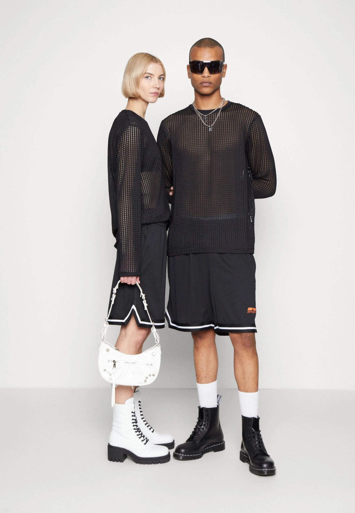 YOURTURN UnisexShortsBlack Donna Shorts YO12100WN-Q11 4 YOURTURN UnisexShortsBlack Donna Shorts YO12100WN-Q11 - immagine 2