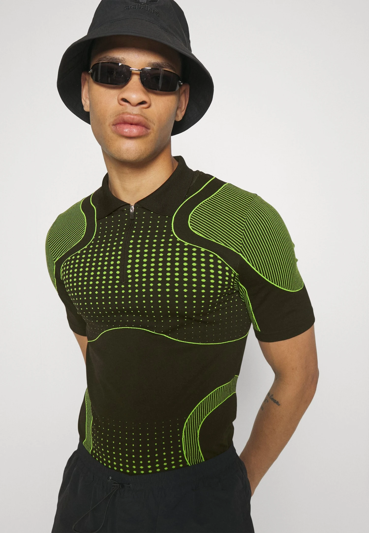 YOURTURN Unisex - Polo - Black/Green 6 YOURTURN Unisex - Polo - Black/Green - immagine 4