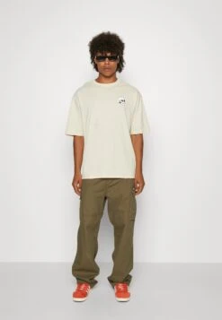 YOURTURN SkullGraphic T-Shirt Con StampaBeige Donna T-shirt E Top YO121011C-B11 -Negozio Online Yourturn Italia abadebf447a945b2b6f7f7061a143018