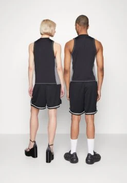 YOURTURN Unisex - Top - Black -Negozio Online Yourturn Italia ac4bdb1d922d4cde91da6192cf0700f4