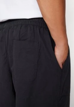 YOURTURN Pant Bo Trousers Elastic Waist Loose Fit UnisexPantaloniBlack Donna Pantaloni YO121012E-Q11 13 YOURTURN Pant Bo Trousers Elastic Waist Loose Fit UnisexPantaloniBlack Donna Pantaloni YO121012E-Q11 -Negozio Online Yourturn Italia b49cc05a412e49be998500261f5ddb27