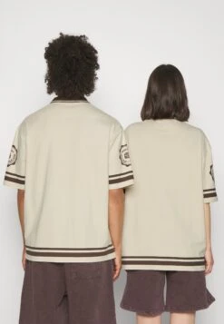 YOURTURN UnisexPoloOff-White Uomo T-shirt E Polo YO121010N-A11 -Negozio Online Yourturn Italia b655314a0de44ac7819292d4eb2f4c5b