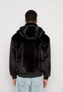 YOURTURN Giacca InvernaleBlack Uomo Giacche YO122T03R-Q11 -Negozio Online Yourturn Italia b69717c3558e48f98329c556f739bf64