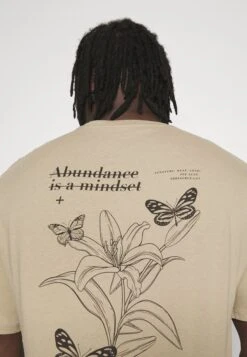 YOURTURN UnisexT-Shirt Con StampaBeige Donna T-shirt E Top YO12100ZK-B11 -Negozio Online Yourturn Italia cb021d715ef14ae59ddec0baee9349c5