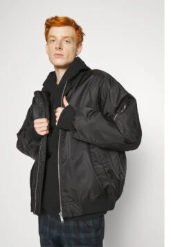 YOURTURN Felpa Con CappuccioBlack Donna Felpe YO12100W6-Q11 -Negozio Online Yourturn Italia cb16c542f2ae4533bbe1148e922ce891