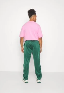 YOURTURN Pantaloni SportiviDark Green Uomo Pantaloni Sportivi E Joggers YO122E03Q-M11 -Negozio Online Yourturn Italia cb56b300a25641e3ad0bbdc875e1ded0