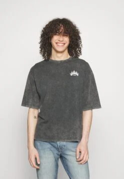 YOURTURN Skull Graphic Tee UnisexT-Shirt Con StampaMottled Black Donna T-shirt E Top YO121012M-Q11 10 YOURTURN Skull Graphic Tee UnisexT-Shirt Con StampaMottled Black Donna T-shirt E Top YO121012M-Q11 -Negozio Online Yourturn Italia da5ddb789f454a678b4b27212f932166