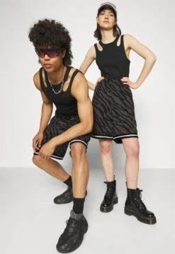 YOURTURN Unisex - Shorts - Dark Grey 11 YOURTURN Unisex - Shorts - Dark Grey -Negozio Online Yourturn Italia dab1b4caade94dcc8f454ffafc3f50cb