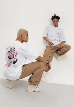 YOURTURN UnisexT-Shirt Con StampaWhite Uomo T-shirt E Polo YO1210106-A11 12 YOURTURN UnisexT-Shirt Con StampaWhite Uomo T-shirt E Polo YO1210106-A11 -Negozio Online Yourturn Italia dc8946e5b67b414ba9e708da790fe774