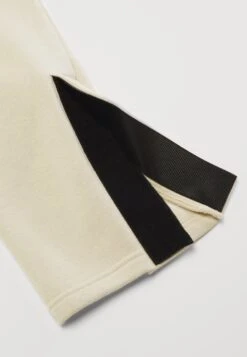 YOURTURN Pantaloni SportiviBeige Uomo Pantaloni YO122E03P-B11 23 YOURTURN Pantaloni SportiviBeige Uomo Pantaloni YO122E03P-B11 -Negozio Online Yourturn Italia dfebd0cf538e4ea49ec7952fcee8f65a