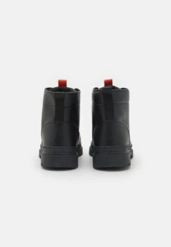 YOURTURN Stivaletti StringatiBlack Uomo Stivaletti/Stivali YO112K02A-Q11 -Negozio Online Yourturn Italia e0661f5efd5f48da94addd4f60af42fa