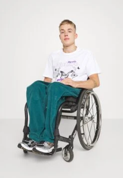 YOURTURN UnisexT-Shirt Con StampaWhite Donna T-shirt E Top YO12100OT-A11 -Negozio Online Yourturn Italia e098cb8fb7e844989d6d377fe66d7529