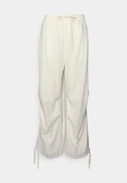 YOURTURN Genderless Parachute UnisexPantaloniWhite Uomo Pantaloni YO12100Y8-A11 -Negozio Online Yourturn Italia e139fd63cae746a1b32af638a2d54d38