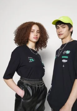 YOURTURN UnisexT-Shirt Con StampaBlack Donna T-shirt E Top YO12100N0-Q11 11 YOURTURN UnisexT-Shirt Con StampaBlack Donna T-shirt E Top YO12100N0-Q11 -Negozio Online Yourturn Italia e64c0883a4f14193a659548c9f695f84