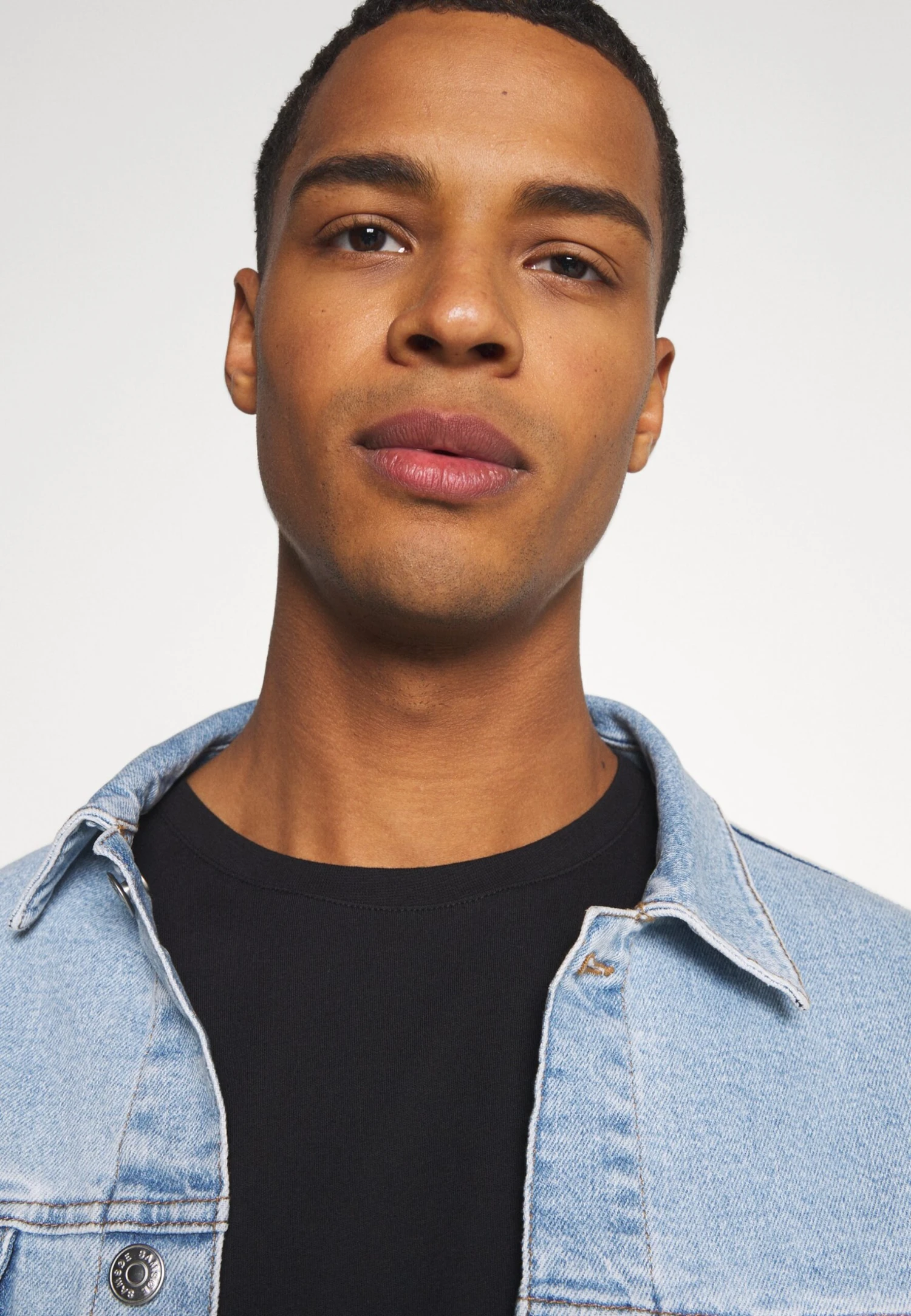 YOURTURN UnisexT-Shirt Con StampaBlack Uomo T-shirt E Polo YO121003G-Q11 6 YOURTURN UnisexT-Shirt Con StampaBlack Uomo T-shirt E Polo YO121003G-Q11 - immagine 4