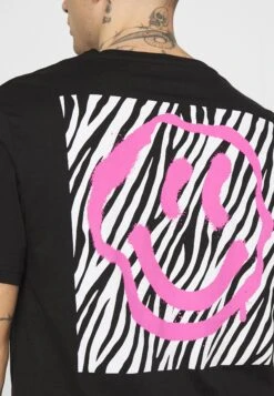 YOURTURN T-Shirt Con StampaBlack Uomo T-shirt E Polo YO121002E-Q11 -Negozio Online Yourturn Italia f3925d313dac4daa8918c2c1b5ec3dc5