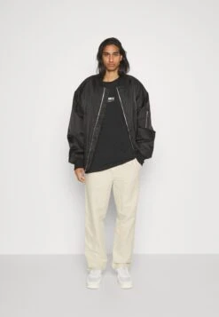 YOURTURN UnisexT-Shirt Con StampaBlack Donna T-shirt E Top YO121012W-Q11 -Negozio Online Yourturn Italia f51e85508a0149139c43fa57adb76a16